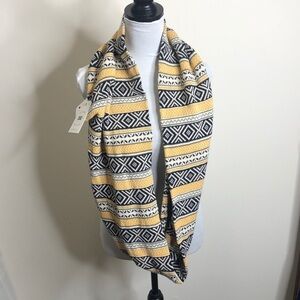 Kkinternaltional hand made quality goods yellow& black round scarf​
